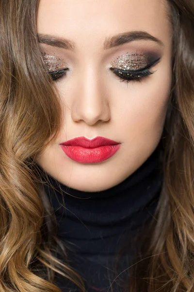 Beauty in festive makeup. — Stock Photo, Image