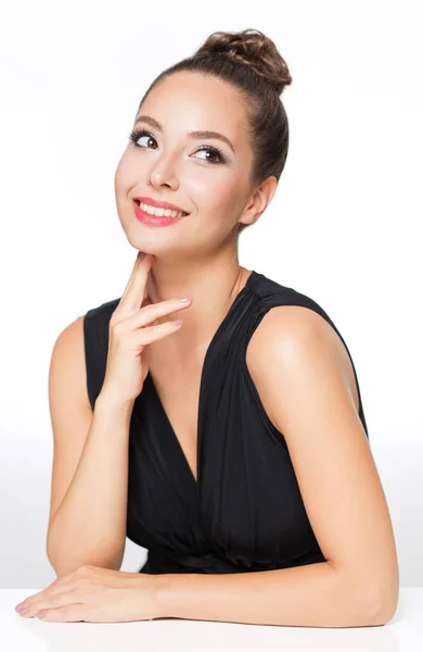 Morena en maquillaje elegante . — Foto de Stock