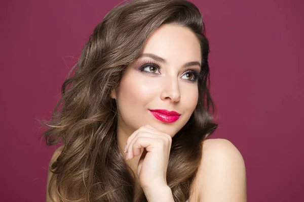 Portret Van Een Prachtige Brunette Elegante Make — Stockfoto