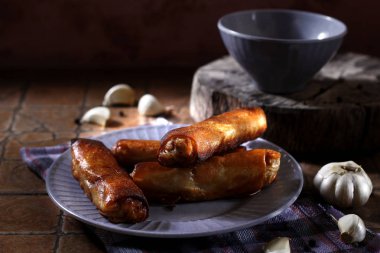 Derin kızarmış monggo filiz rulo