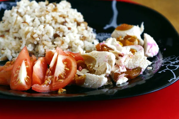 Photo Salted Duck Egg Sliced Tomato Fried Rice Plate — Foto Stock