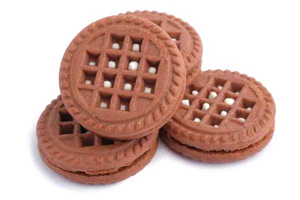 Kahverengi çikolatalı sütlü krema dolgulu kurabiye izole — Stok fotoğraf