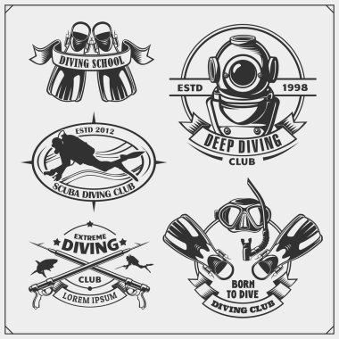 Scuba diving Amblemler kümesi. Sualtı yüzme ve balık avı etiket, logo ve tasarım öğeleri.