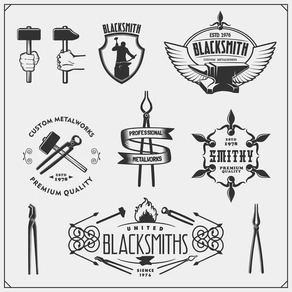 Emblemas Vendimia Para Forjar Etiquetas Herrero Insignias Elementos Diseño Ilustración — Archivo Imágenes Vectoriales