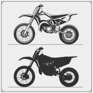 Motosiklet kümesi. Motokros, motofreestyle, mototrial. Amblem bisikletçileri kulübü. Tek renkli tasarım.