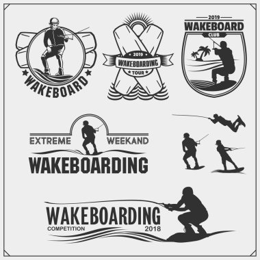 Wakeboarding siluetler, etiketler ve tasarım öğeleri. Wakeboard club ve t-shirt için baskı tasarımı için amblemler seti.