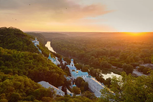 Sonnenuntergangslandschaft Heilige Berge Und Swjatogorskaja Lavra Bei Swjatogorsk Und Seversky — Stockfoto