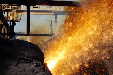 Gaz kesme makinesi. Metal Sparks. Metal. Metalurji