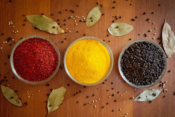 Turmeric Black Pepper Red Pepper Bay Leaf Table — Stock Photo, Image