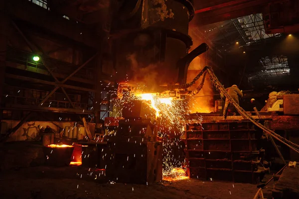 Casting ingots in Foundry Shop — Stock Photo, Image