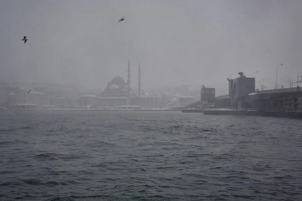 Mosquée Pont Mer Brouillard Attractions Istanbul Turquie — Photo