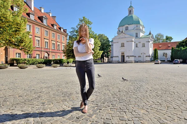 Chica Ciudad Varsovia Polonia — Foto de Stock