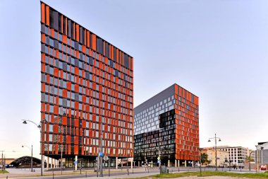 Lodz şehri, tren istasyonunun çevresi, şehrin manzarası. Şehir Kapısı - Lodz Şehri, Polonya.