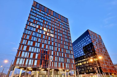 Lodz şehri, tren istasyonunun çevresi, şehrin manzarası. Şehir Kapısı - Lodz Şehri, Polonya.