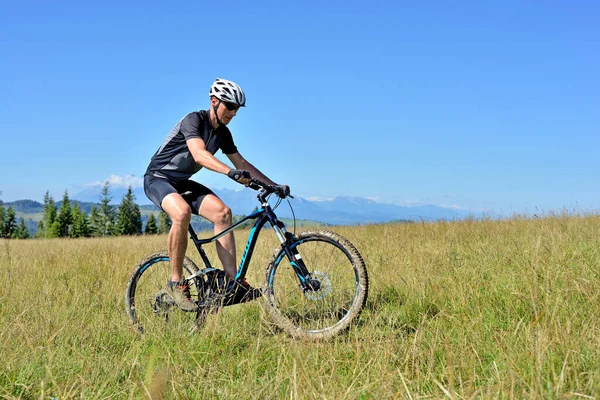 Mountain Biker Western Beskids Polonia — Foto Stock