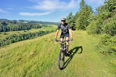 Dağ motorcusu - Batı Beskids - Polonya.