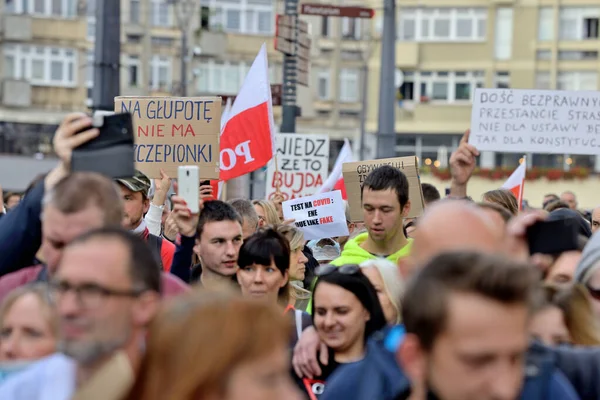 Антиковидный Марш Городе Лодзь Сотни Людей Масках Кричали Свободе Октября — стоковое фото