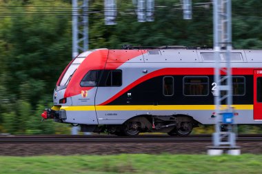 Yolcu treni. Lodz Agglomeration Demiryolu.