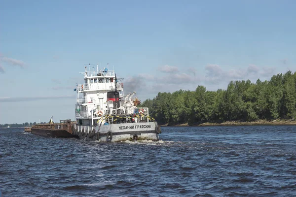 Naberezhnye Chelny Rivier Kama Waterkrachtcentrale Barge — Stockfoto