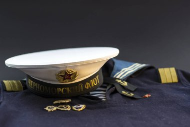 Rus Donanması denizci üniforması şapkalı