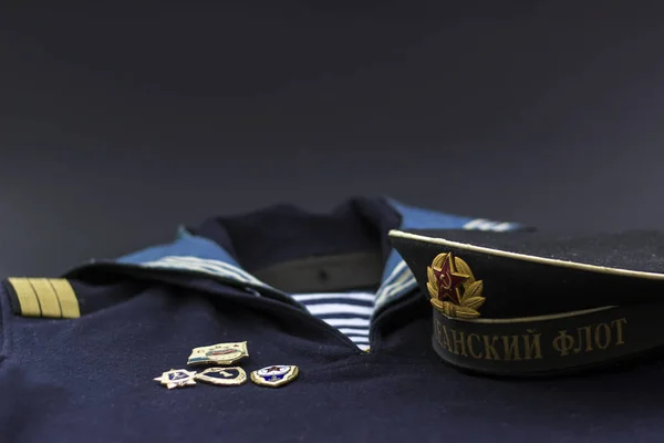 ロシア海軍の船員の制服に帽子 — ストック写真