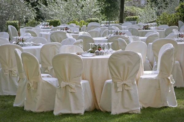 Mesas Sillas Redondas Para Banquetes Jardín Para Almuerzo Boda — Foto de Stock