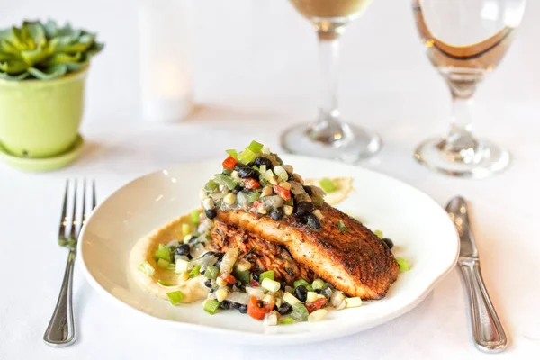 Restaurant Style Salmon Dinner — Stock Photo, Image