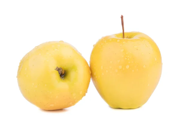Два Целых Желтых Яблока Изолированы Белом Фоне Здоровые Органические Фрукты — стоковое фото