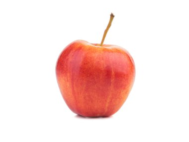 Beyaz arka plan üzerinde izole bütün parlak kırmızı elma. Sağlıklı ve organik meyveler vitamin dolu. Taze meyve kavramı