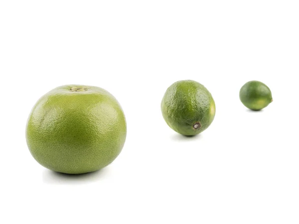 Uma Grande Toranja Varietal Verde Duas Cal Isoladas Sobre Fundo — Fotografia de Stock