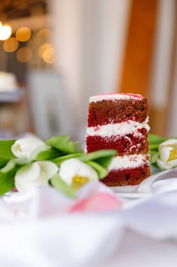 Güzel pasta. kek ve kurabiye. Top kek, kek ve diğer tatlı tatlılar tatlı tatil büfe