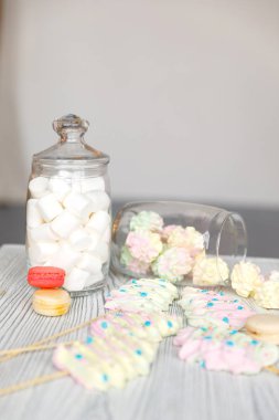 Güzel pasta. kek ve kurabiye. Top kek, kek ve diğer tatlı tatlılar tatlı tatil büfe