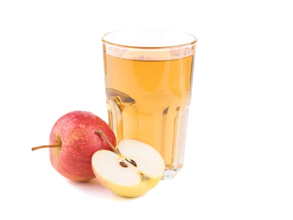 Suco de maçã fresco isolado no fundo branco — Fotografia de Stock