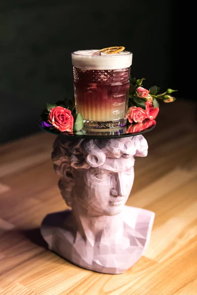 Colección de bebidas calientes en un vaso con paredes dobles aisladas sobre fondo blanco. Cacao, café, té . — Foto de Stock