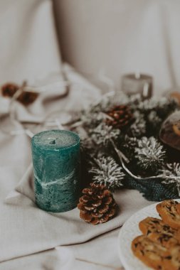 sıcak siyah çay, Restoran tarzı sığır dökme. seçici odak üstünde kettle ve çay döktü