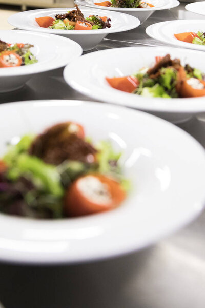 ресторан блюда. Красивая и вкусная еда на тарелке
.