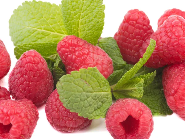 Raspberry with leaves isolated on white background — Stock Photo, Image