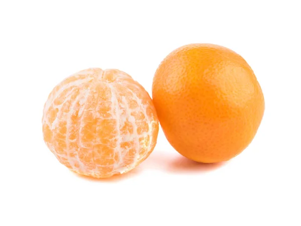 Geïsoleerde Citrus Collectie Hele Mandarijnen Mandarijn Oranje Groenten Geschilde Segmenten — Stockfoto