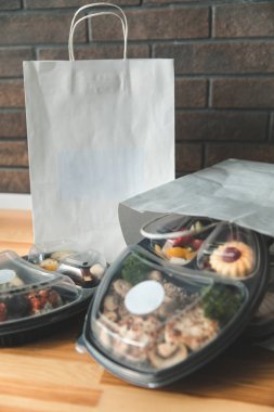 Take away folyo kutuları koleksiyonu ile almak uzakta folyo kutuları ile sağlıklı gıda sağlıklı food.n. Sağlıklı gıda kutusunda. Taze kutusu. yaşam tarzı, günlük yemek planı