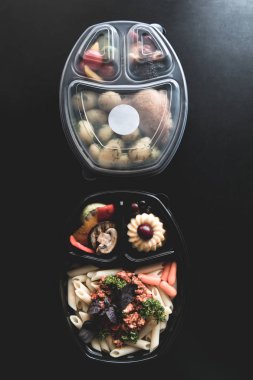 Take away folyo kutuları koleksiyonu ile almak uzakta folyo kutuları ile sağlıklı gıda sağlıklı food.n. Sağlıklı gıda kutusunda. Taze kutusu. yaşam tarzı, günlük yemek planı