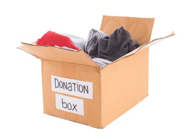 Karton kutu beyaz arka plan üzerinde bağış ile