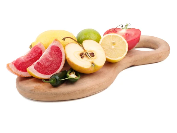 Varios Tipos Frutas Rodajas Colocadas Sobre Fondo Blanco Cuenco Ensalada — Foto de Stock