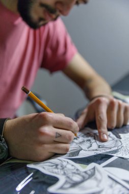 Master dövme dövme studio.close ekipmanların dövme sanat yapmak için yapar.