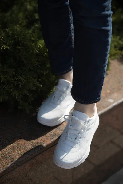 Κομψά Sneakers Που Απομονώνονται Λευκό Φόντο Παπούτσια Που Απομονώνονται Φόντο — Φωτογραφία Αρχείου