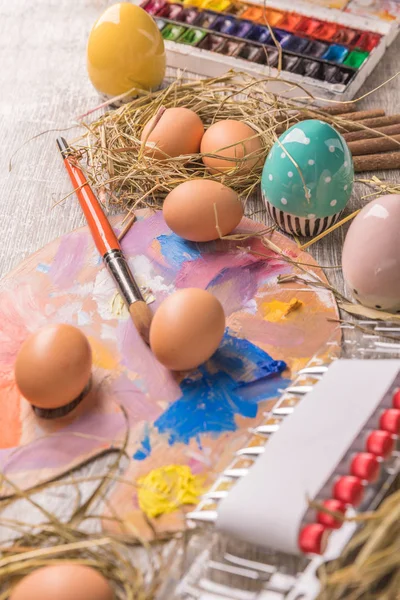 Young Woman Painting Easter Eggs White Covered Table Preparation Happy — Stock Photo, Image