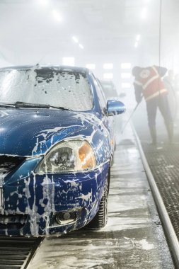 Oto yıkama, araba yıkama suyu, otomatik oto yıkama.