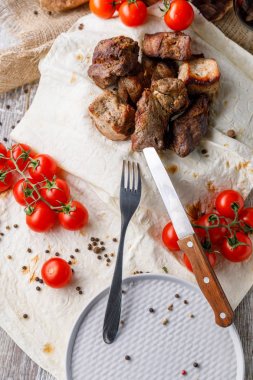Fast food. Doğu yemekleri. Şiş kebap. Üstte görüntü