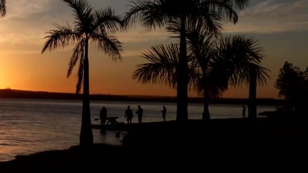 ดวงอาท ตกท สวยงามบน Lago Paranoa Lake Paranoa ในลาโกนาร ทะเลสาบเหน Brasilia — วีดีโอสต็อก