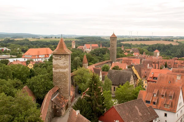 Rothenburg ob der tauber, Almanya 17 Ağustos 2019: Orta Çağ Şehri Rothenburg'u Çevreleyen Taş Duvarın Bir Kısmının Görünümü
