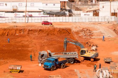 Brasilia, Brezilya, 17 Eylül 2019: Başkent büyümeye ve yayılmaya devam ederken Brasilia'da yeni apartman inşaatı.